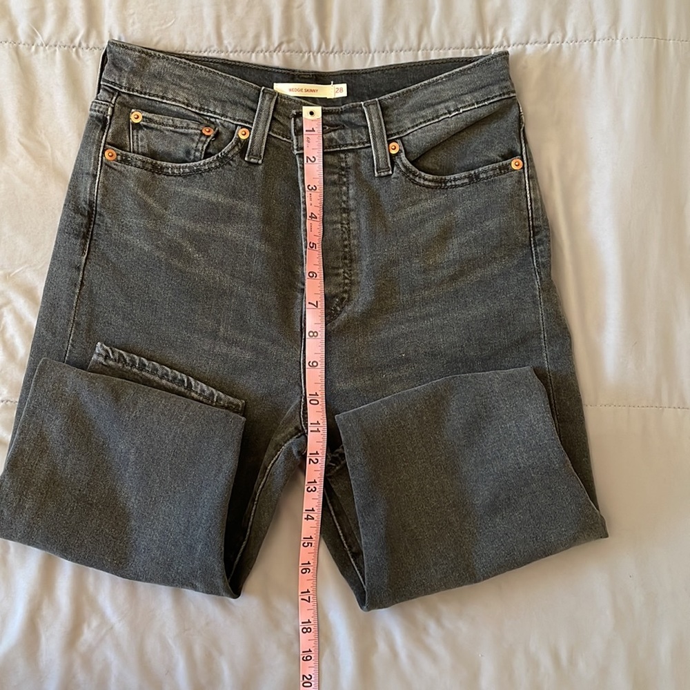 Levi’s Women’s Jeans Wedgie Skinny Gray Black Size 28 NWT - Picture 6 of 9